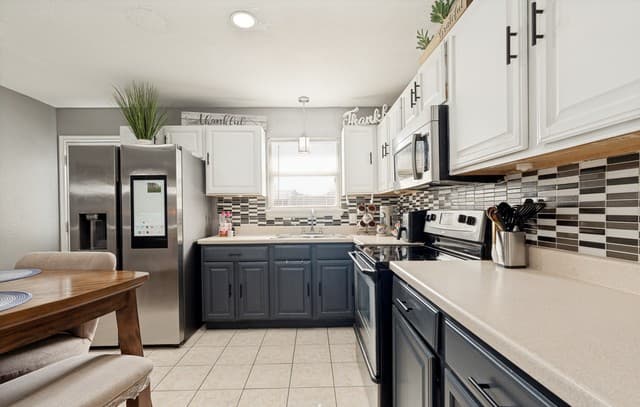 3-bedroom rental at 223 Whitman Ave in San Antonio, TX — photo 5