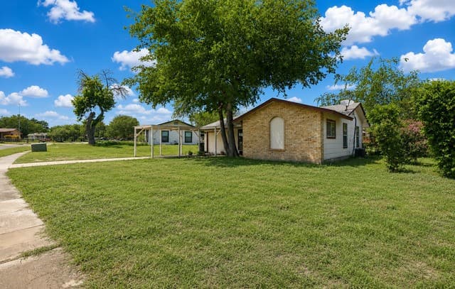 3-bedroom rental at 4802 Castle Bridge in San Antonio, TX — photo 3