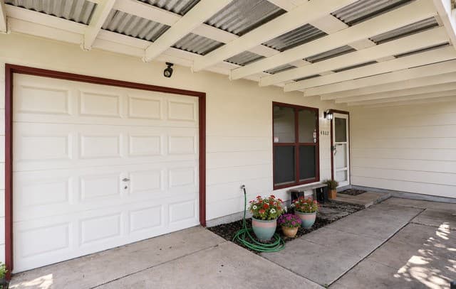 3-bedroom rental at 4802 Castle Bridge in San Antonio, TX — photo 4