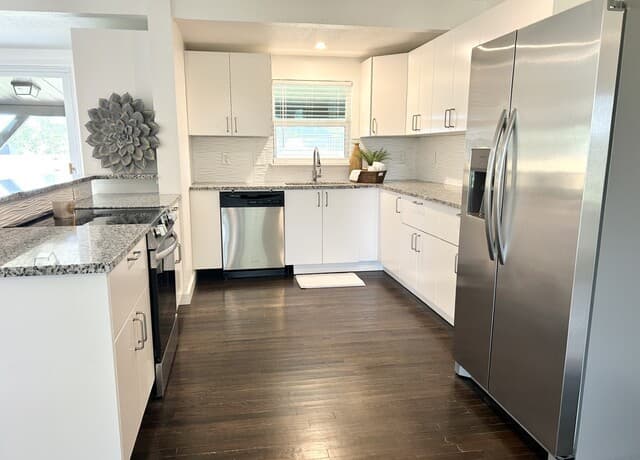 3-bedroom rental at 12116 Loop 107 in Adkins, TX — photo 3