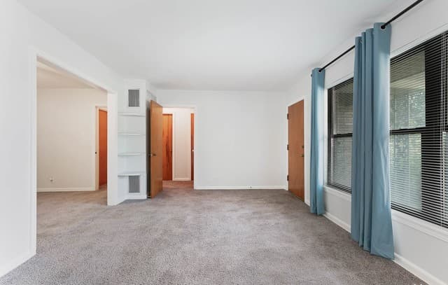 2-bedroom rental at 463 Cherry Ridge Dr in San Antonio, TX — photo 2