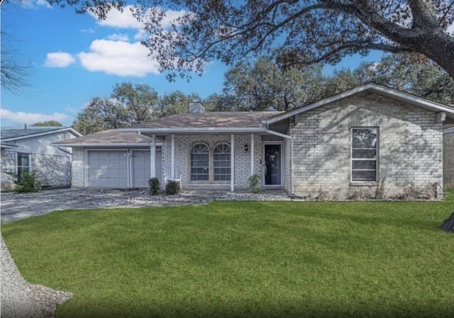 4-bedroom rental at 8810 Pertshire St in San Antonio, TX — photo 2