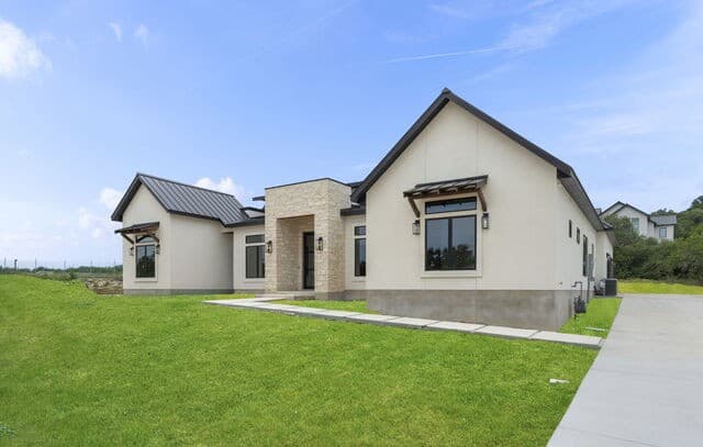 4-bedroom rental at 23107 Tablerock Way in San Antonio, TX — photo 3