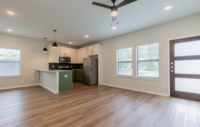 2-bedroom rental at 2346 Dakota St Unit 1101 in San Antonio, TX — photo 5