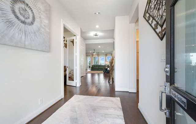 4-bedroom rental at 154 Violet Way in Castroville, TX — photo 5