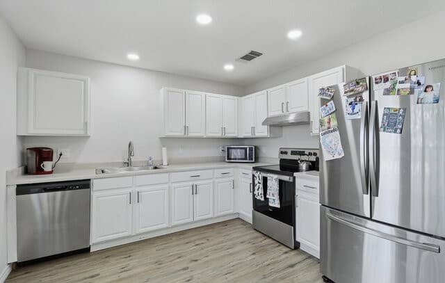 3-bedroom rental at 9430 Kenton Hill in San Antonio, TX — photo 3