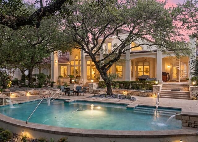 5-bedroom rental at 68 Eton Green Cir in San Antonio, TX — photo 1