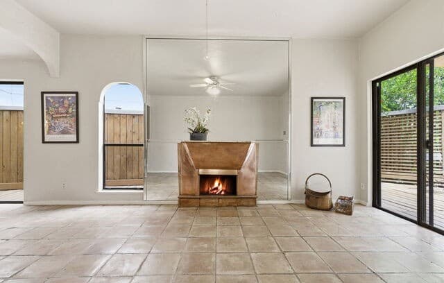 2-bedroom rental at 409 Circle St in San Antonio, TX — photo 5