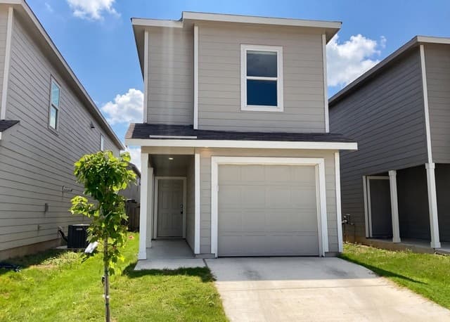 3-bedroom rental at 7610 Aston Cross in San Antonio, TX — photo 1