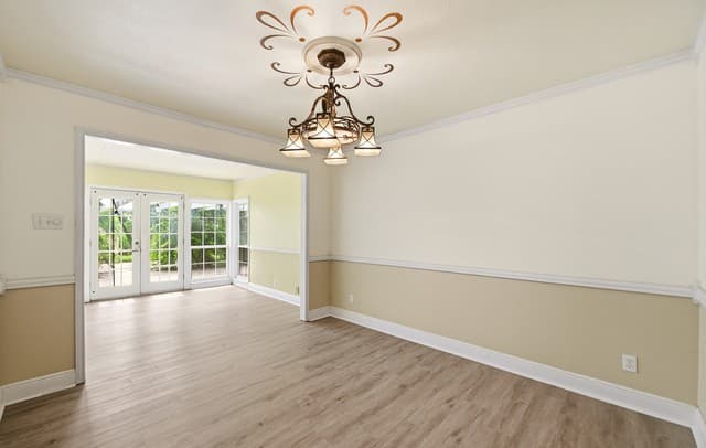 3-bedroom rental at 1320 Continental Dr in Pleasanton, TX — photo 3