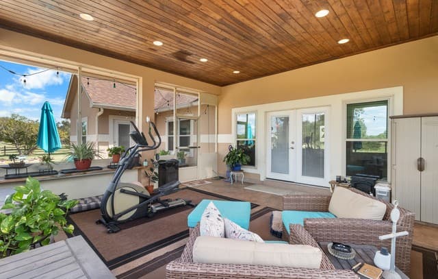 3-bedroom rental at 212 Antler Cir in Bandera, TX — photo 5