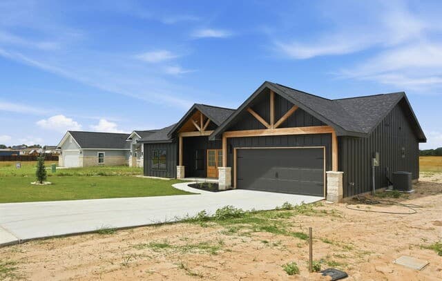 3-bedroom rental at 109 Merion Ln in La Vernia, TX — photo 3