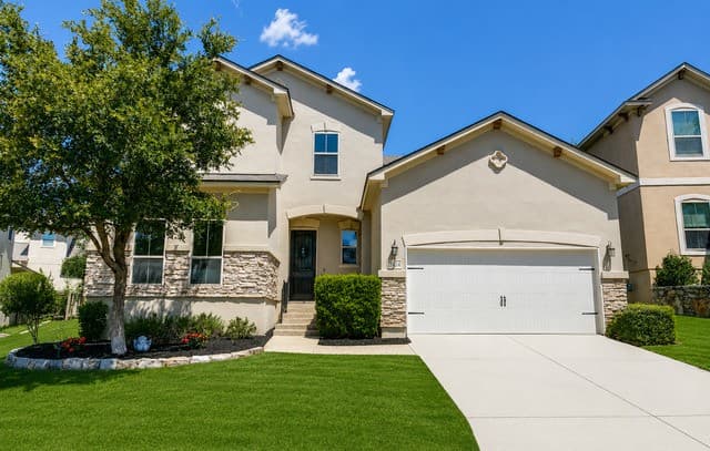 6-bedroom rental at 24114 Stately Oaks in San Antonio, TX — photo 1