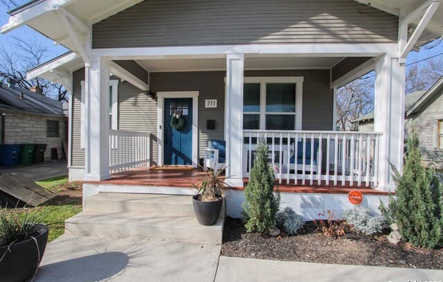 3-bedroom rental at 711 W Lullwood Ave in San Antonio, TX — photo 3