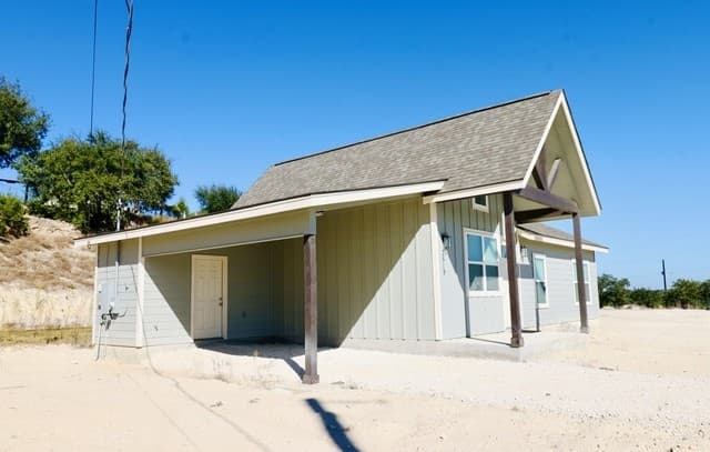 3-bedroom rental at 2519 Golf Dr in Spring Branch, TX — photo 2