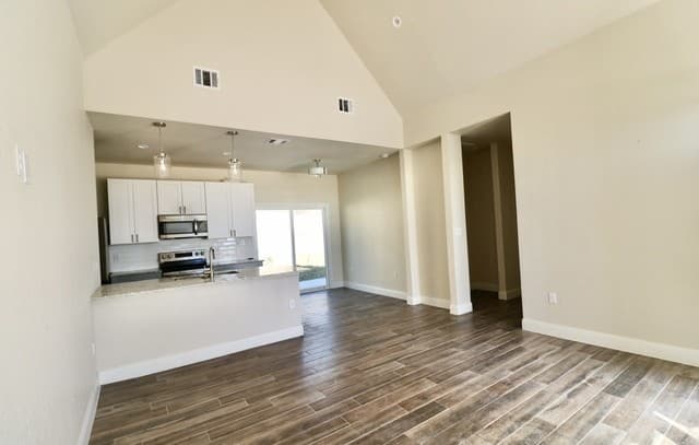 3-bedroom rental at 2519 Golf Dr in Spring Branch, TX — photo 4