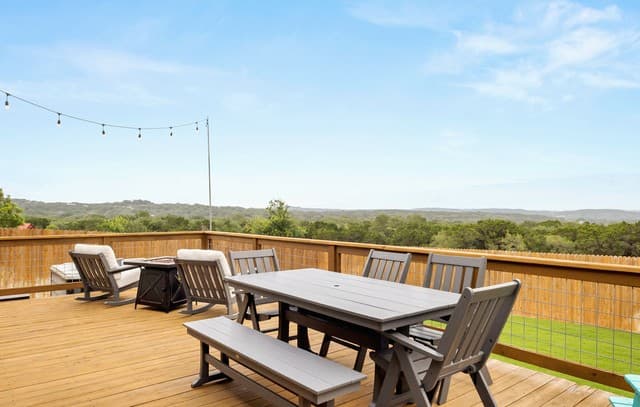 4-bedroom rental at 27906 Azalea Creek in Boerne, TX — photo 2
