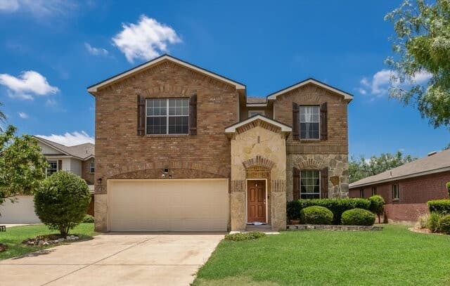 3-bedroom rental at 11710 Meadowood Oaks in San Antonio, TX — photo 2