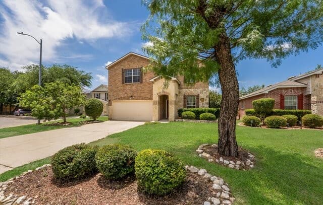 3-bedroom rental at 11710 Meadowood Oaks in San Antonio, TX — photo 3
