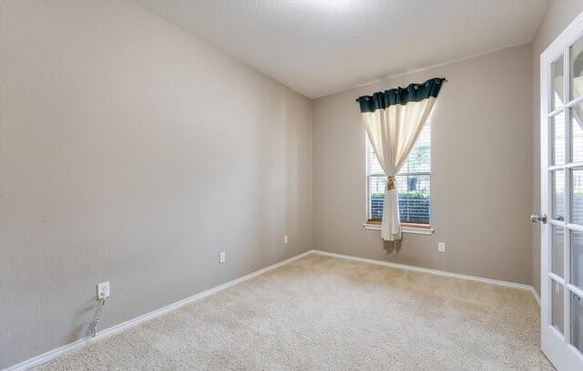 3-bedroom rental at 11710 Meadowood Oaks in San Antonio, TX — photo 4