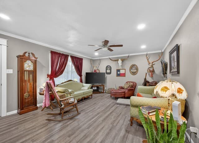 3-bedroom rental at 461 Shorty's Ln in Fredericksburg, TX — photo 5