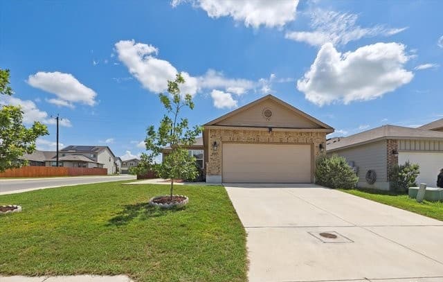 3-bedroom rental at 4522 Heathers Cross in St Hedwig, TX — photo 3
