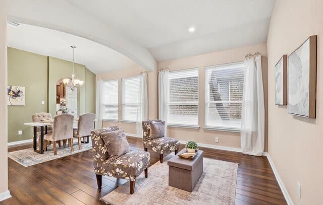 4-bedroom rental at 23626 Misty Peak in San Antonio, TX — photo 4
