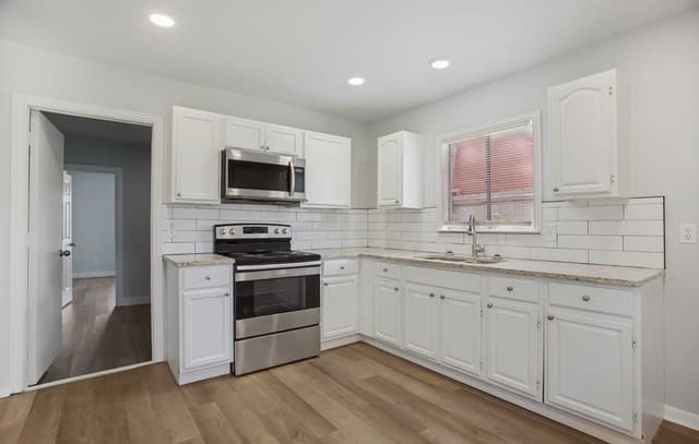 4-bedroom rental at 5535 Red Sky St in San Antonio, TX — photo 2