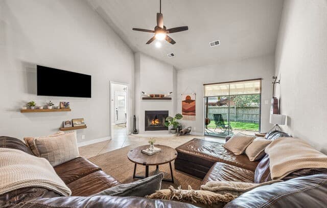 4-bedroom rental at 2330 Encino Pt in San Antonio, TX — photo 1