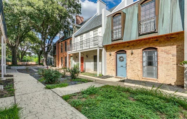2-bedroom rental at 1186 Garraty Rd in San Antonio, TX — photo 2
