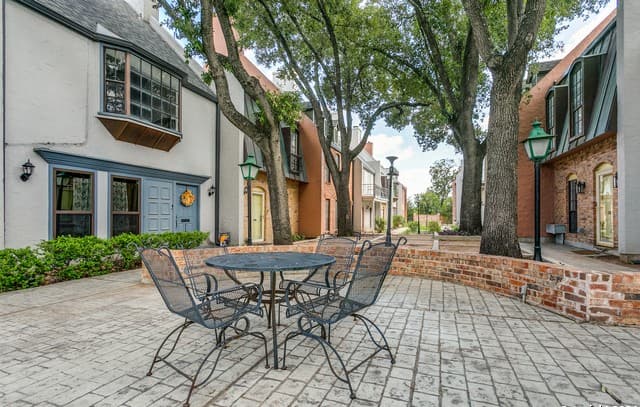 2-bedroom rental at 1186 Garraty Rd in San Antonio, TX — photo 4