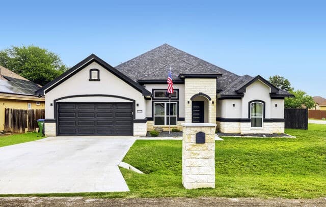 4-bedroom rental at 15710 Fair Ln in Selma, TX — photo 1