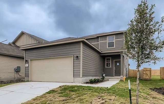 4-bedroom rental at 10922 Lockheed Dr in Converse, TX — photo 2