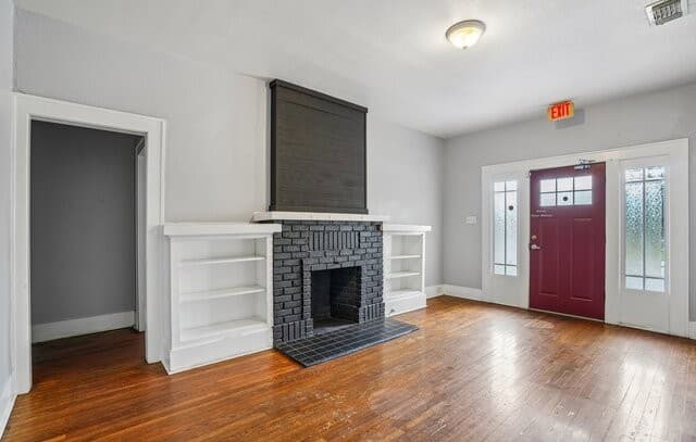 2-bedroom rental at 821 E Quincy St in San Antonio, TX — photo 3