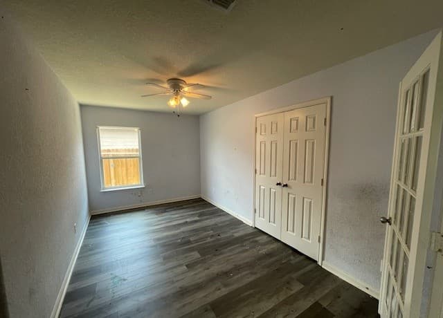 3-bedroom rental at 6859 Luckey Path in San Antonio, TX — photo 5