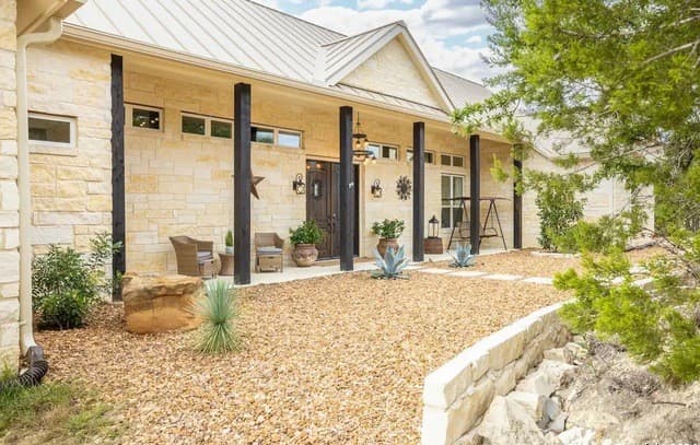 3-bedroom rental at 1023 Mystic Breeze in Spring Branch, TX — photo 3