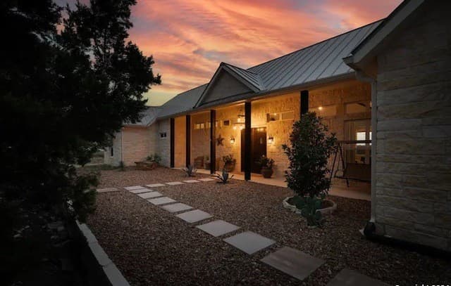 3-bedroom rental at 1023 Mystic Breeze in Spring Branch, TX — photo 4