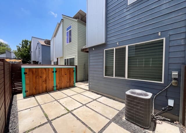 2-bedroom rental at 330 Clay Unit UNIT 8 in San Antonio, TX — photo 5