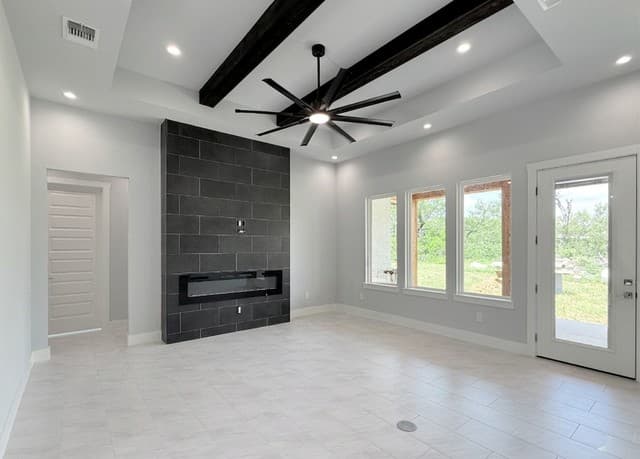 4-bedroom rental at 165 E Short Meadow Dr in Lytle, TX — photo 3