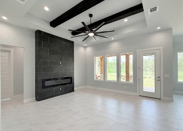 4-bedroom rental at 165 E Short Meadow Dr in Lytle, TX — photo 4