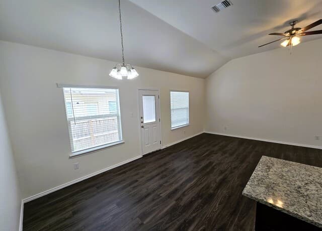 3-bedroom rental at 9213 Groff Lndg in Converse, TX — photo 2