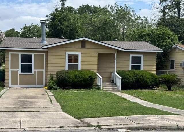 3-bedroom rental at 339 San Angelo in San Antonio, TX — photo 2