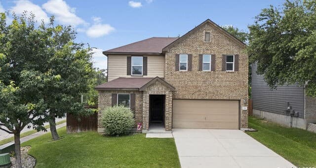 3-bedroom rental at 220 Hinge Crk in Cibolo, TX — photo 3