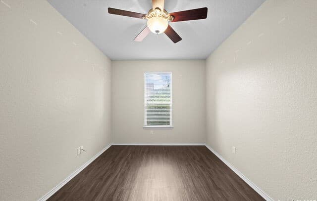 3-bedroom rental at 220 Hinge Crk in Cibolo, TX — photo 4
