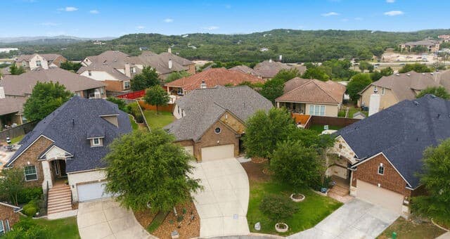 4-bedroom rental at 8534 Nichols Rim in Boerne, TX — photo 3