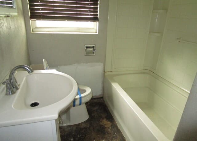 3-bedroom rental at 311 Bushick in San Antonio, TX — photo 5