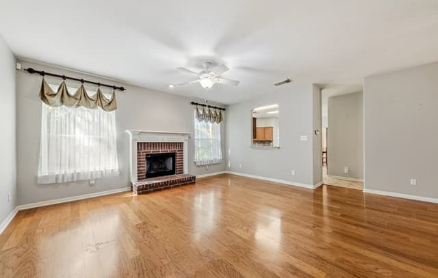 3-bedroom rental at 103 Terra Cotta in Universal City, TX — photo 5