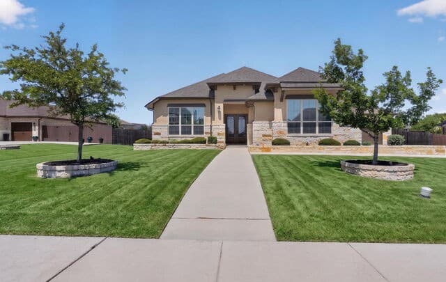 4-bedroom rental at 7118 Delaine Park in Schertz, TX — photo 2