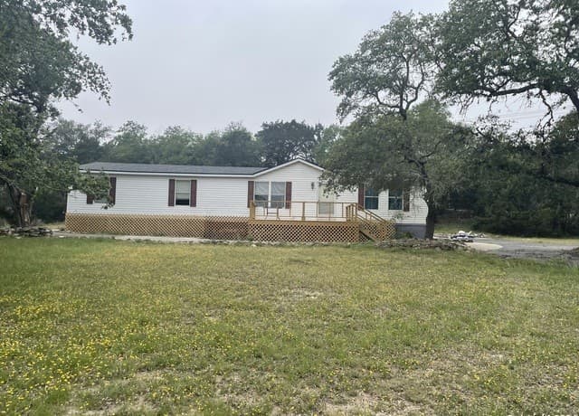 3-bedroom rental at 1061 Spring Branch rd in Spring Branch, TX — photo 2