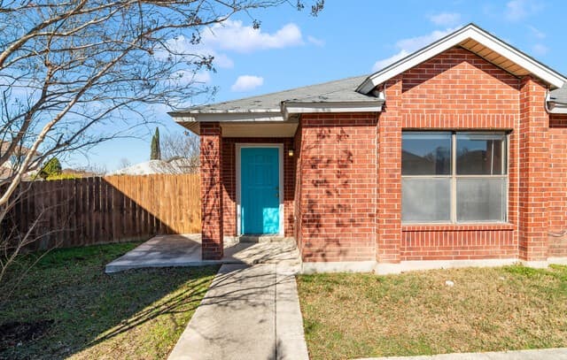 3-bedroom rental at 5015 Shara Mist in San Antonio, TX — photo 5